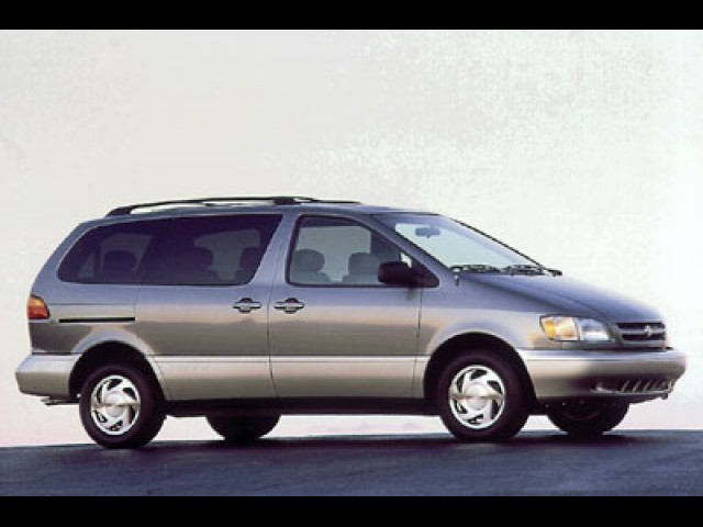 2000 TOYOTA SIENNA LE