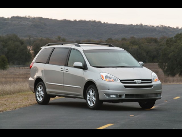 2007 TOYOTA SIENNA XLE