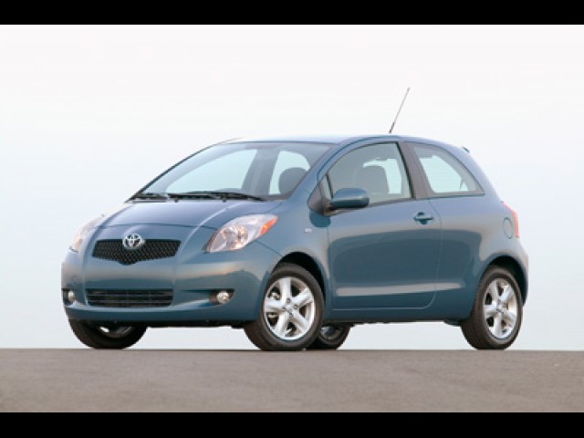 2011 TOYOTA YARIS BASE