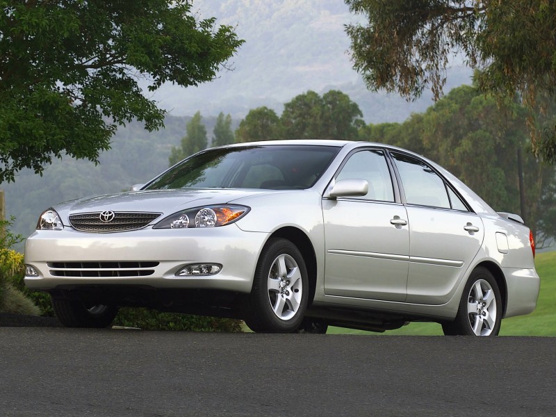 pre owned TOYOTA CAMRY 2004 TOYOTA CAMRY XLE CANTON, MI